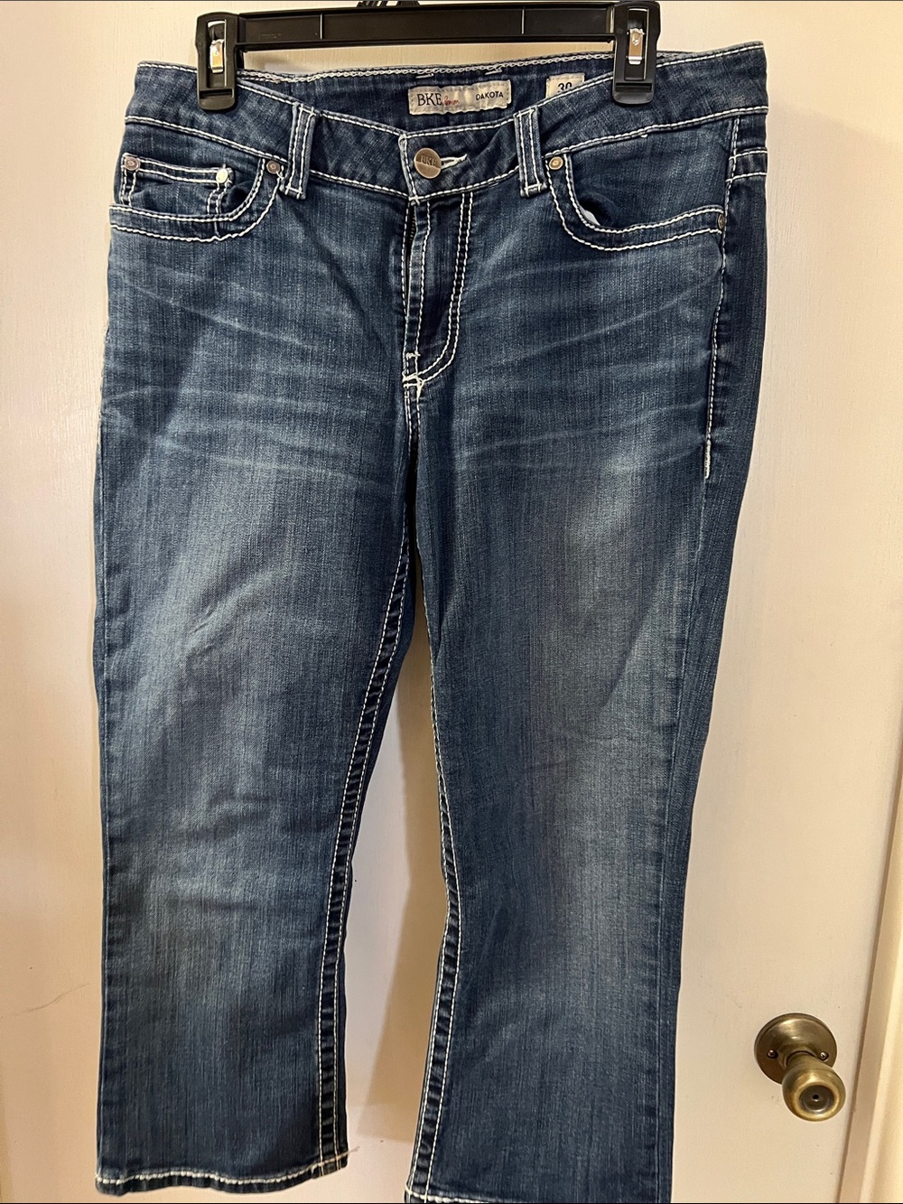 BKE Women's Medium Dark Blue Cropped Straight Jeans